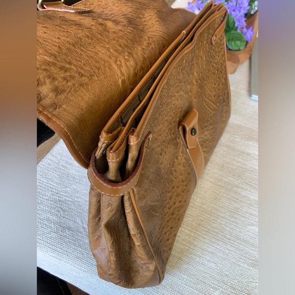 Chic Tan Women's Tote Bag - Picture 11 of 13